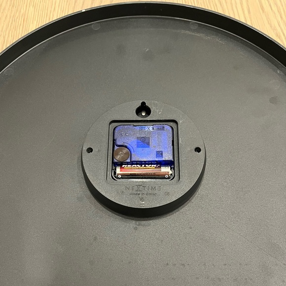 Navy blue NeXtime holographic clock! - Picture 3 of 3